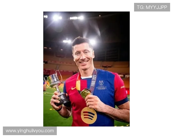 莱万领衔新赛季足球盛宴球迷期待他的精彩表现与惊艳进球